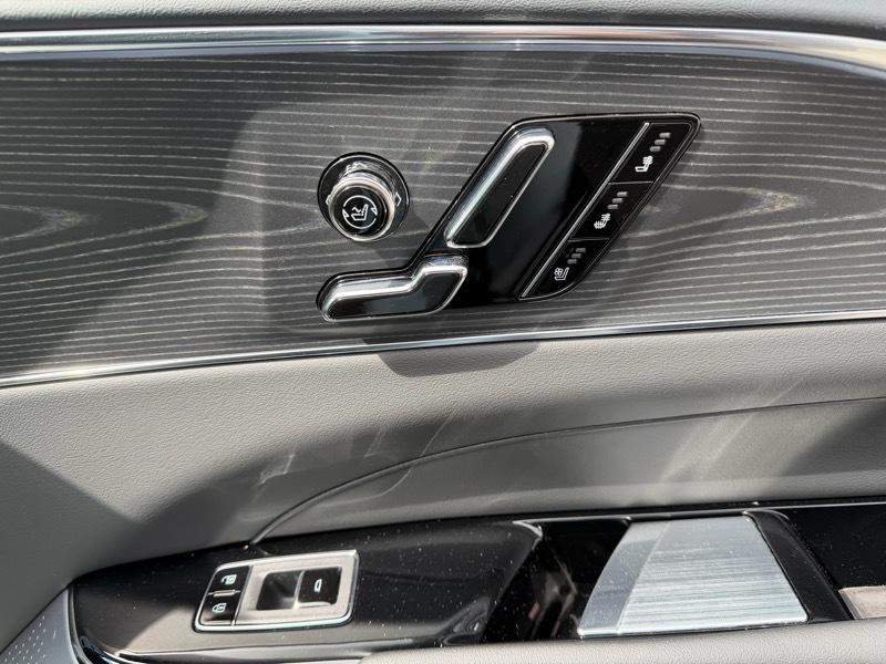 Cadillac Lyriq Sport-3 2024