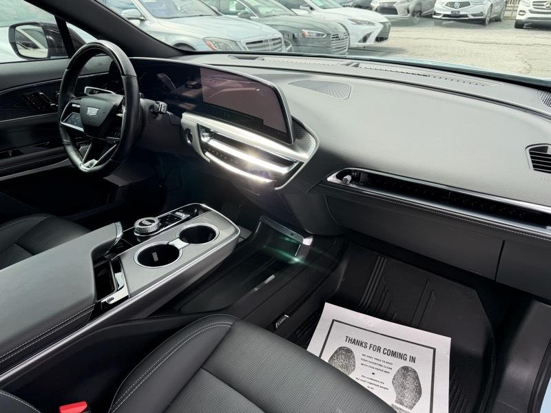 Cadillac Lyriq Sport-3 2024