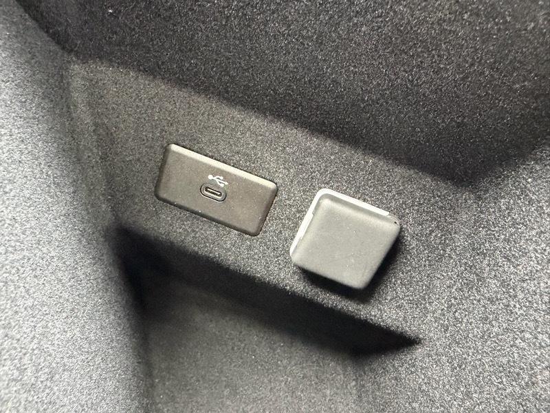 Cadillac Lyriq Sport-3 2024