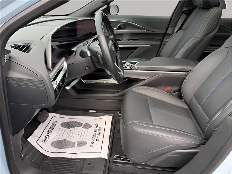 Cadillac Lyriq Sport-3 2024