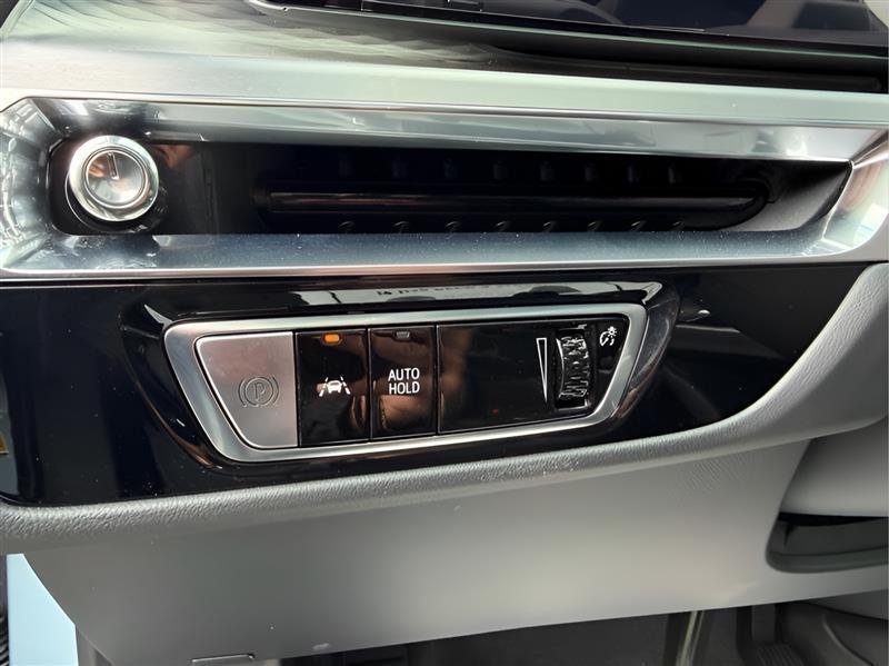 Cadillac Lyriq Sport-3 2024