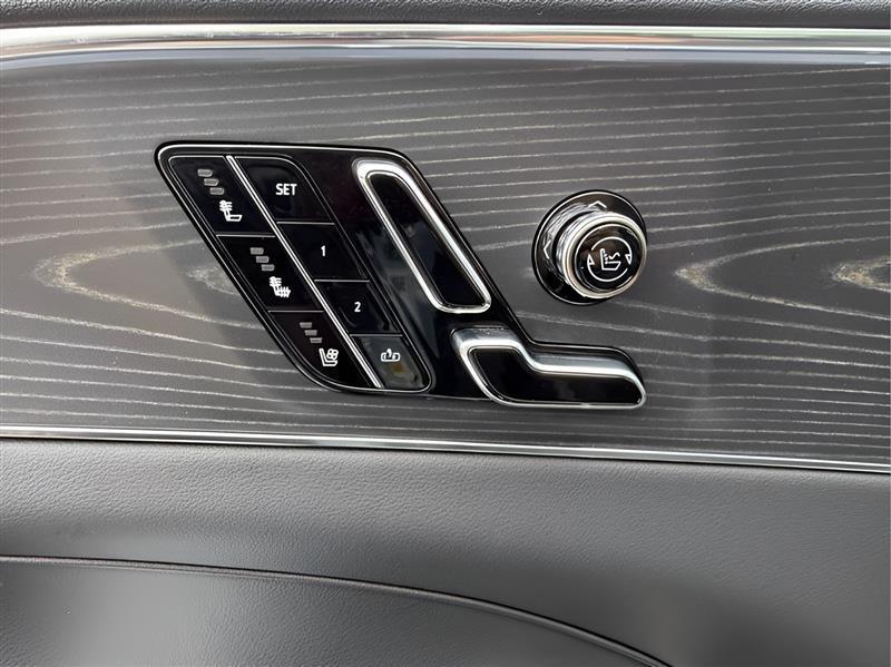 Cadillac Lyriq Sport-3 2024