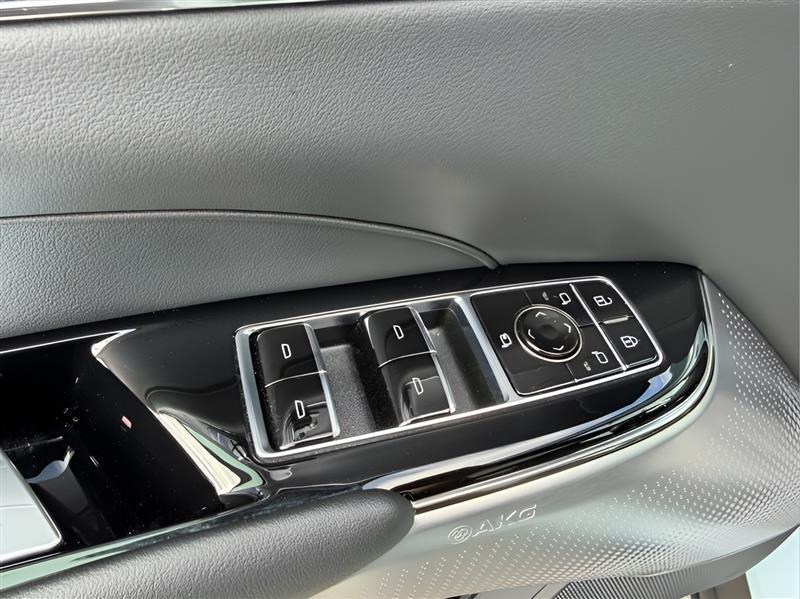 Cadillac Lyriq Sport-3 2024