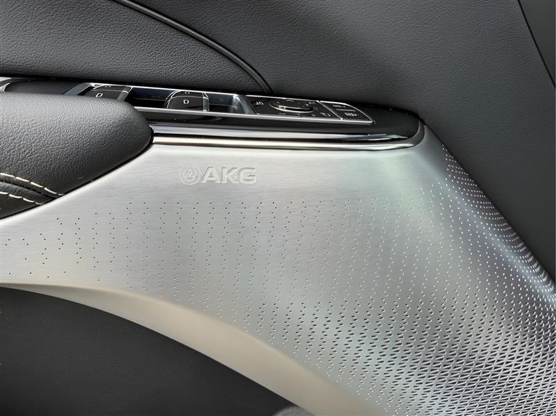 Cadillac Lyriq Sport-3 2024