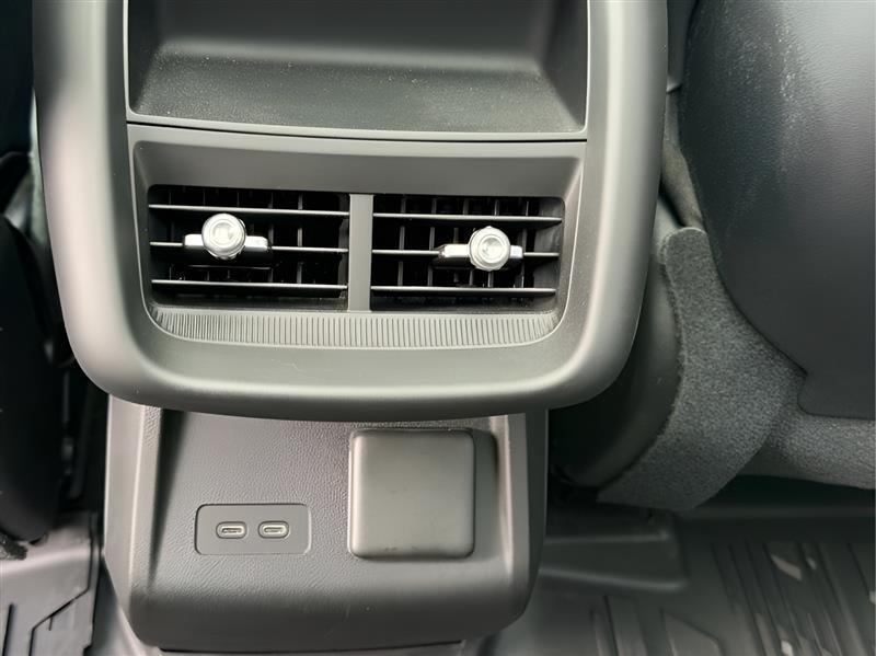 Cadillac Lyriq Sport-3 2024