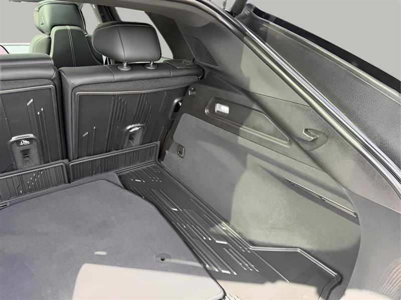 Cadillac Lyriq Sport-3 2024