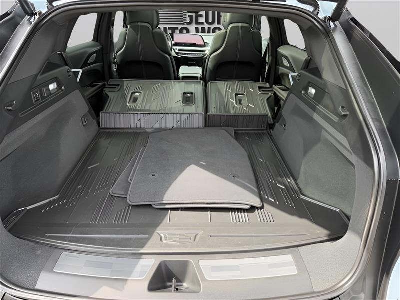 Cadillac Lyriq Sport-3 2024