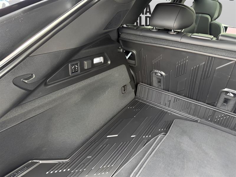 Cadillac Lyriq Sport-3 2024