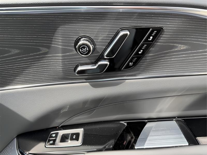 Cadillac Lyriq Sport-3 2024