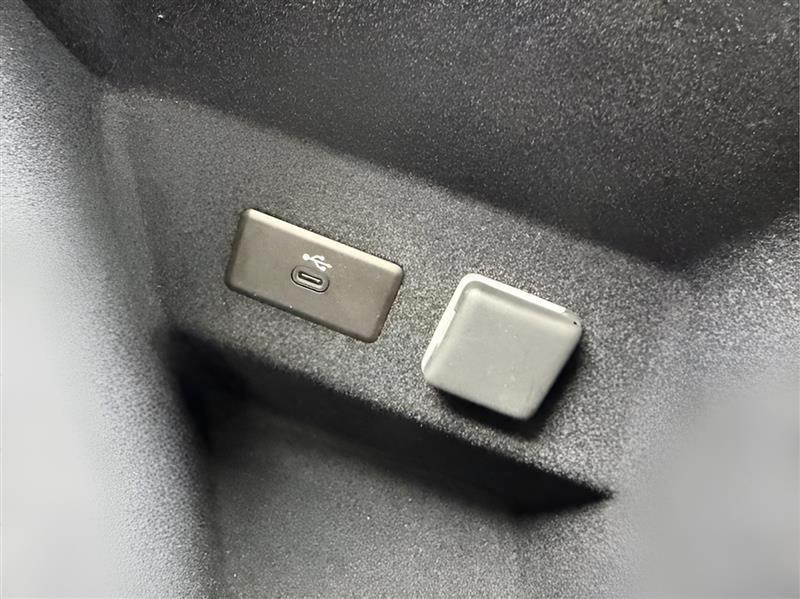 Cadillac Lyriq Sport-3 2024