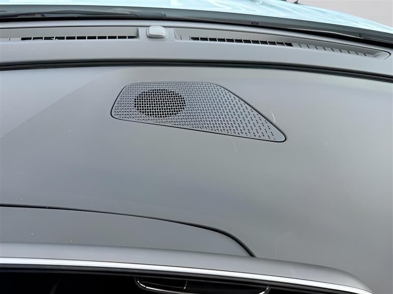 Cadillac Lyriq Sport-3 2024