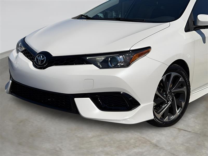 Toyota Corolla iM 4D Hatchback at 2017