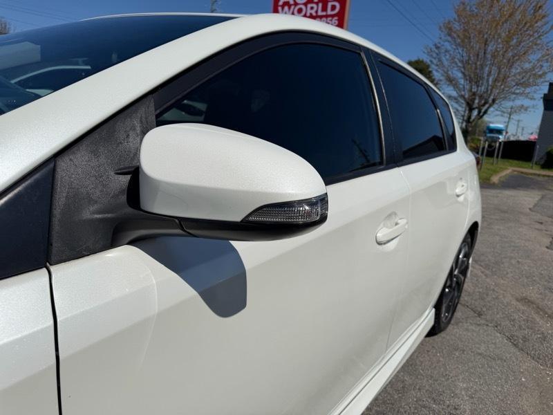 Toyota Corolla iM 4D Hatchback at 2017