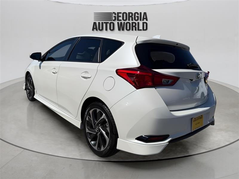 Toyota Corolla iM 4D Hatchback at 2017