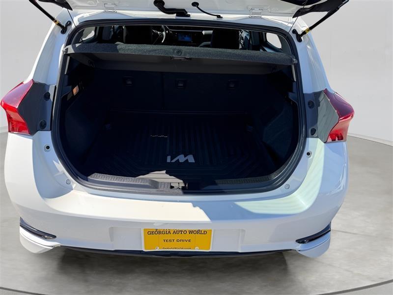 Toyota Corolla iM 4D Hatchback at 2017