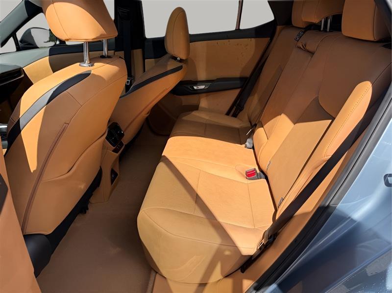 Lexus RZ 300e Premium w/18" Wheels 2025