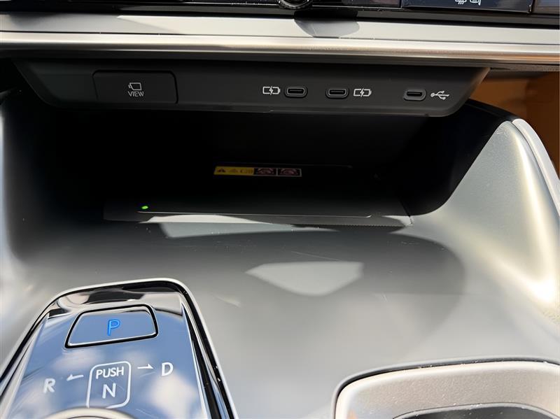 Lexus RZ 300e Premium w/18" Wheels 2025