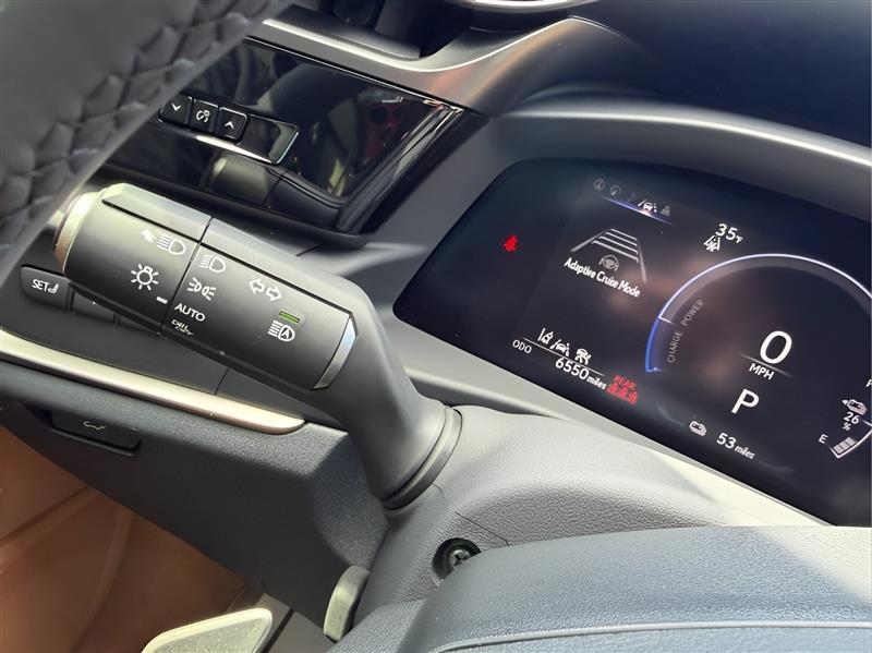 Lexus RZ 300e Premium w/18" Wheels 2025