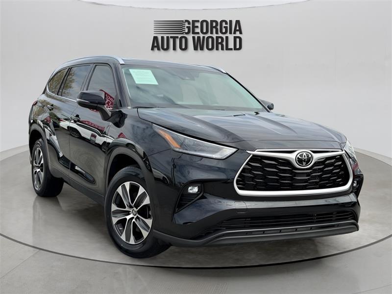 Toyota Highlander XLE FWD V6 2021