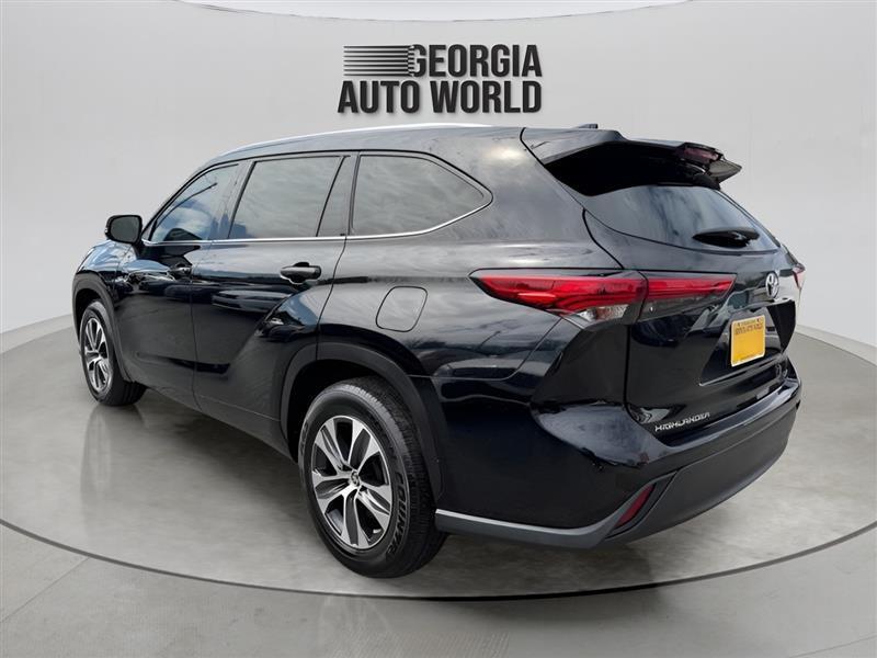 Toyota Highlander XLE FWD V6 2021