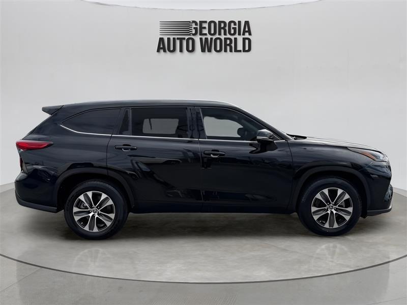 Toyota Highlander XLE FWD V6 2021