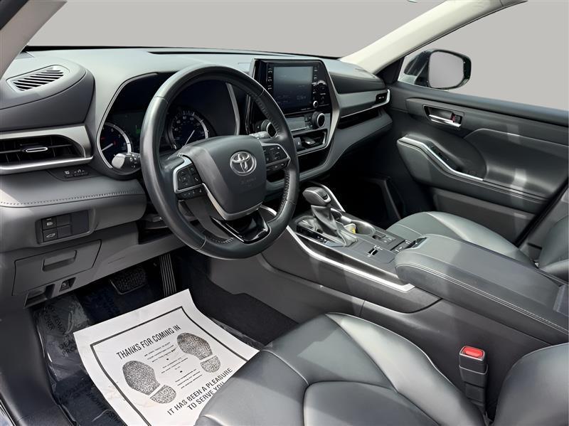 Toyota Highlander XLE FWD V6 2021