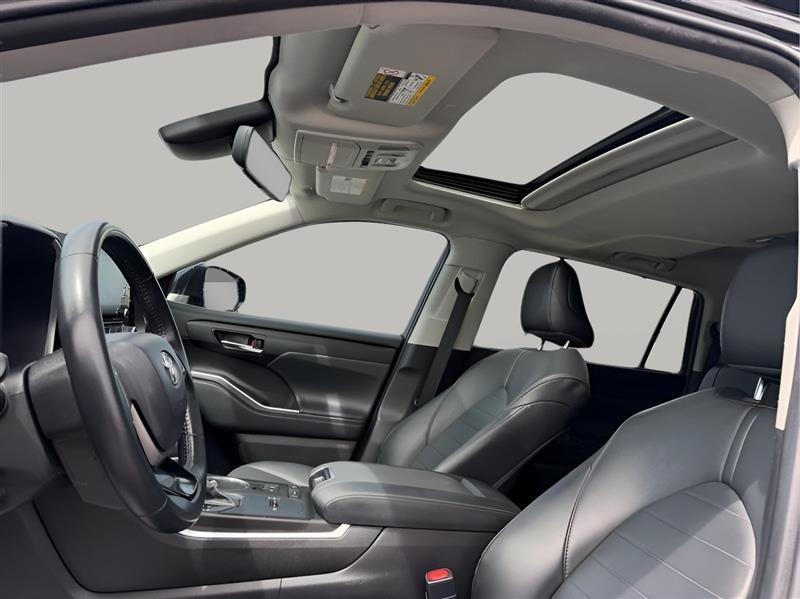 Toyota Highlander XLE FWD V6 2021