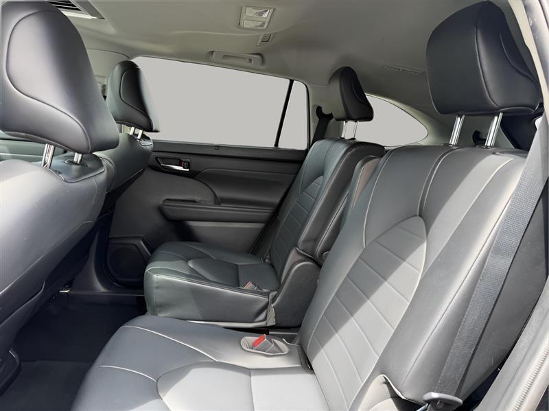 Toyota Highlander XLE FWD V6 2021