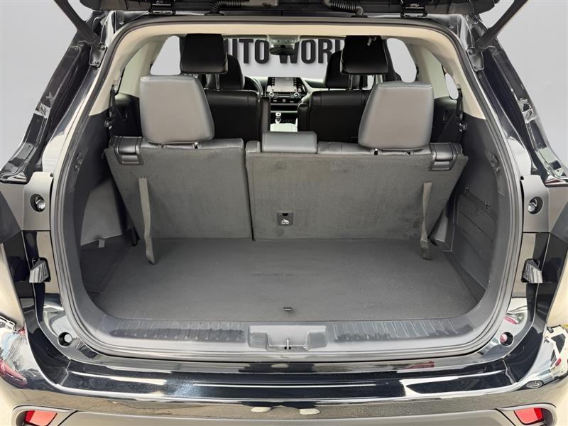 Toyota Highlander XLE FWD V6 2021