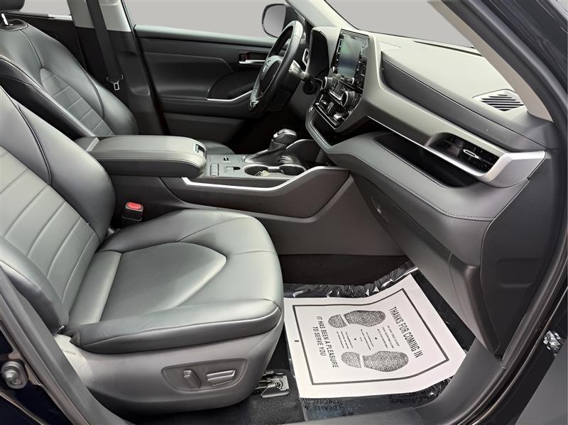 Toyota Highlander XLE FWD V6 2021