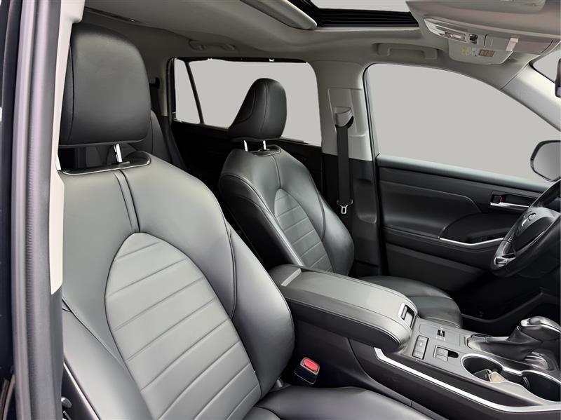 Toyota Highlander XLE FWD V6 2021