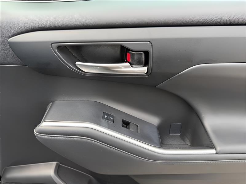 Toyota Highlander XLE FWD V6 2021