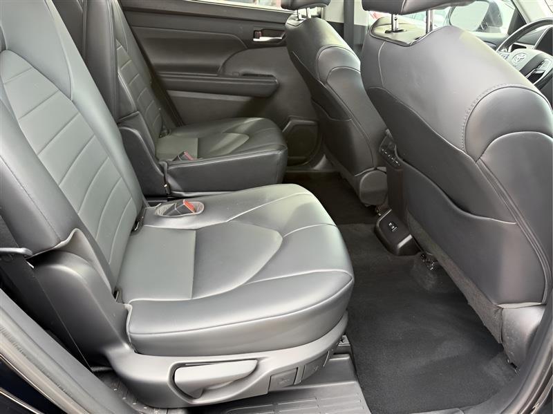 Toyota Highlander XLE FWD V6 2021