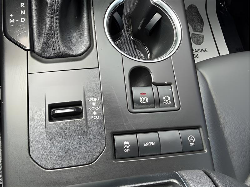 Toyota Highlander XLE FWD V6 2021