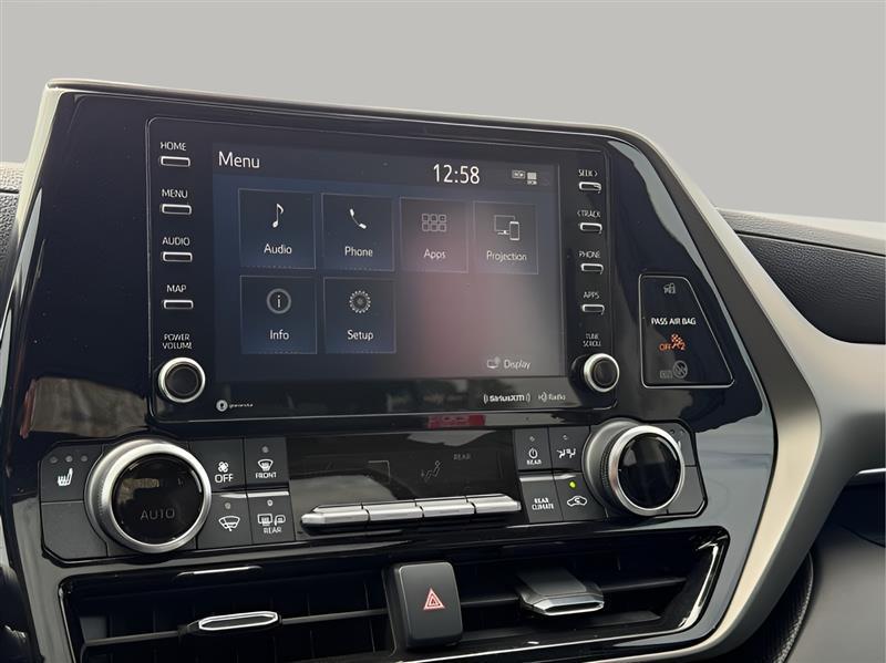 Toyota Highlander XLE FWD V6 2021