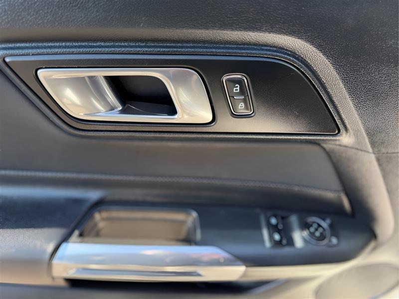 Ford Mustang EcoBoost Coupe 2020