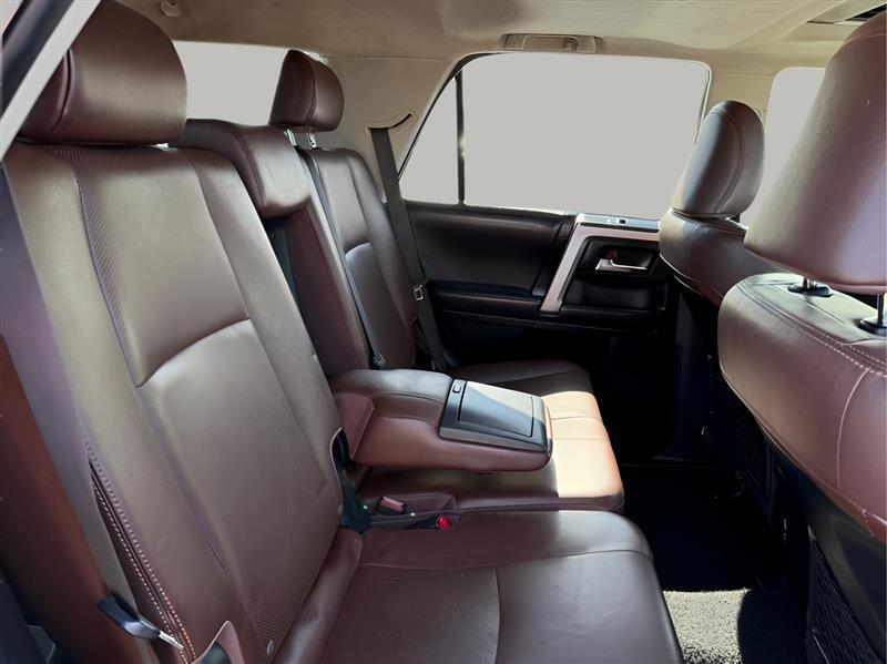 Toyota 4Runner Limited 2WD V6 2017