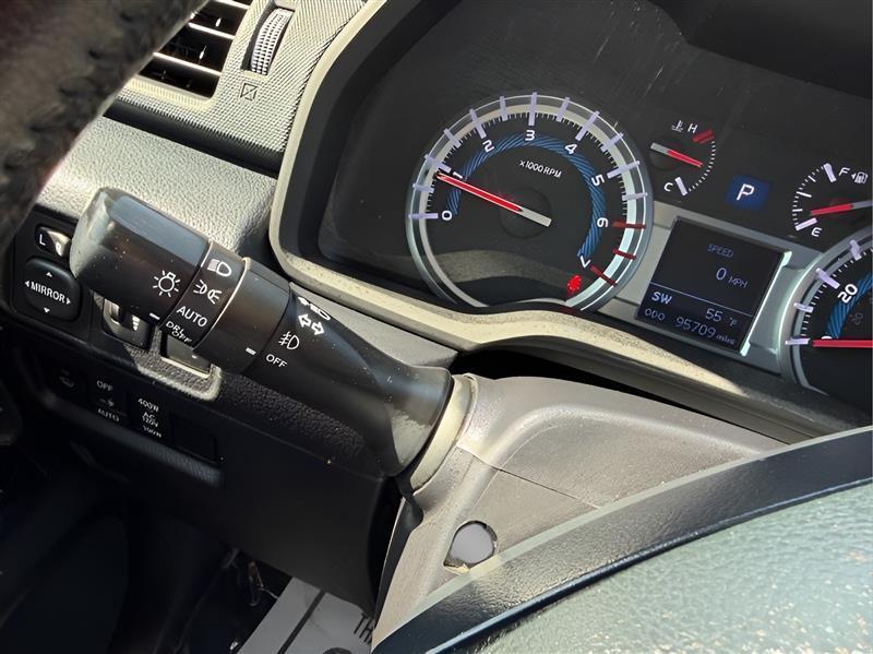 Toyota 4Runner Limited 2WD V6 2017