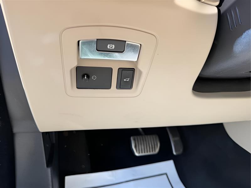 Land Rover Range Rover Velar R-Dynamic SE 2018