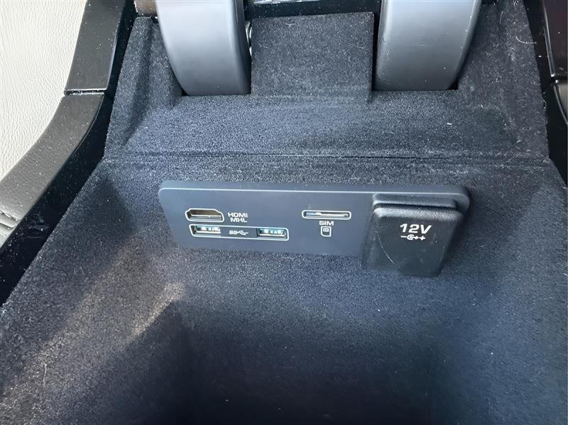 Land Rover Range Rover Velar R-Dynamic SE 2018