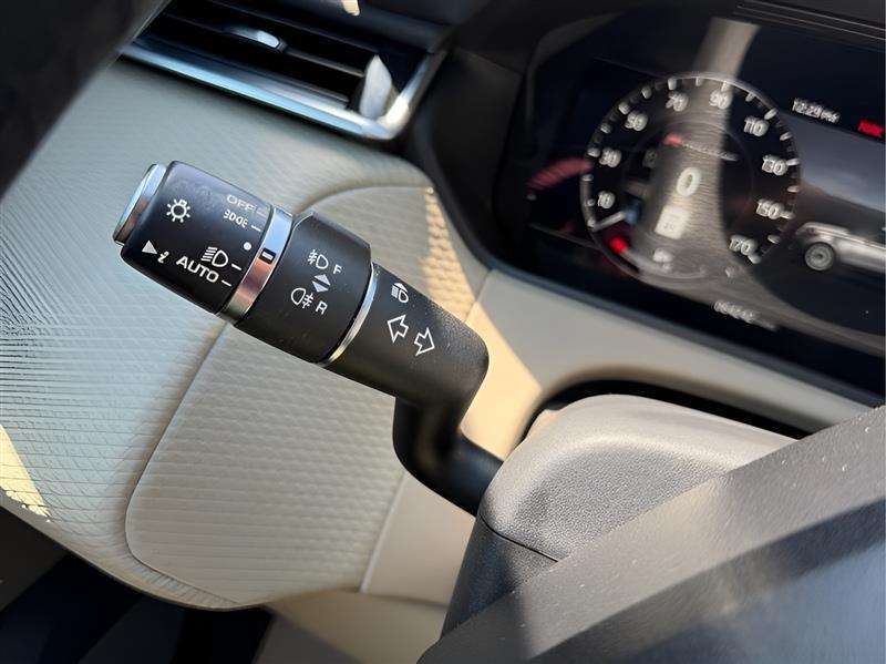 Land Rover Range Rover Velar R-Dynamic SE 2018