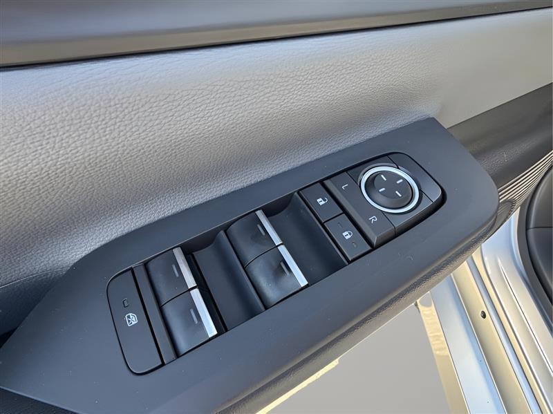 Toyota Prius XLE 2024