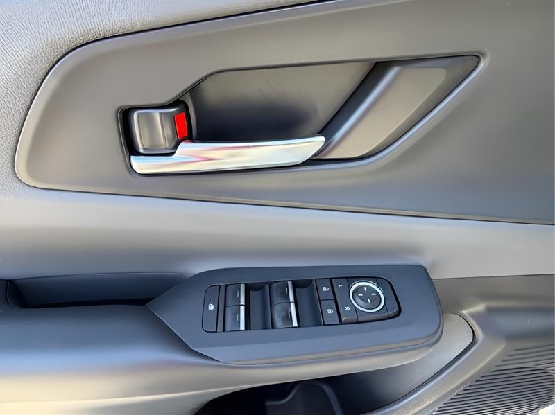 Toyota Prius XLE 2024