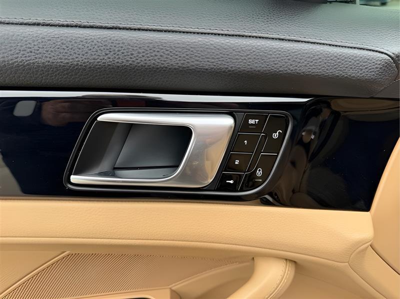 Porsche Panamera 4 2018