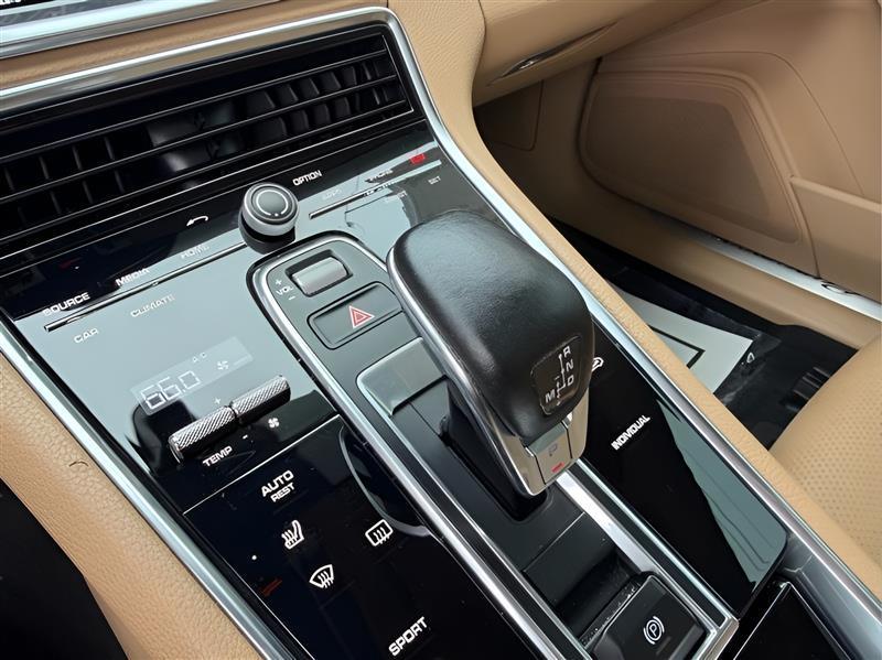 Porsche Panamera 4 2018