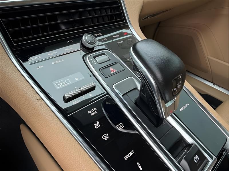 Porsche Panamera 4 2018