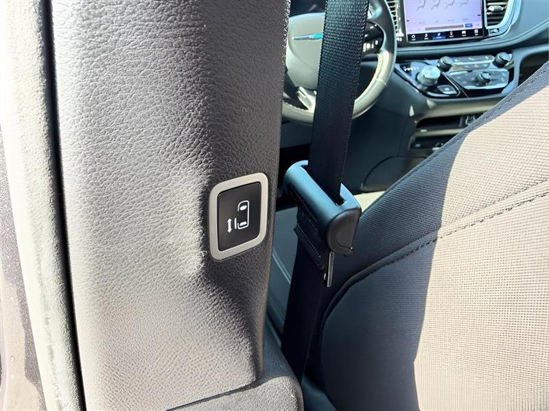 Chrysler Pacifica Hybrid Touring 2021