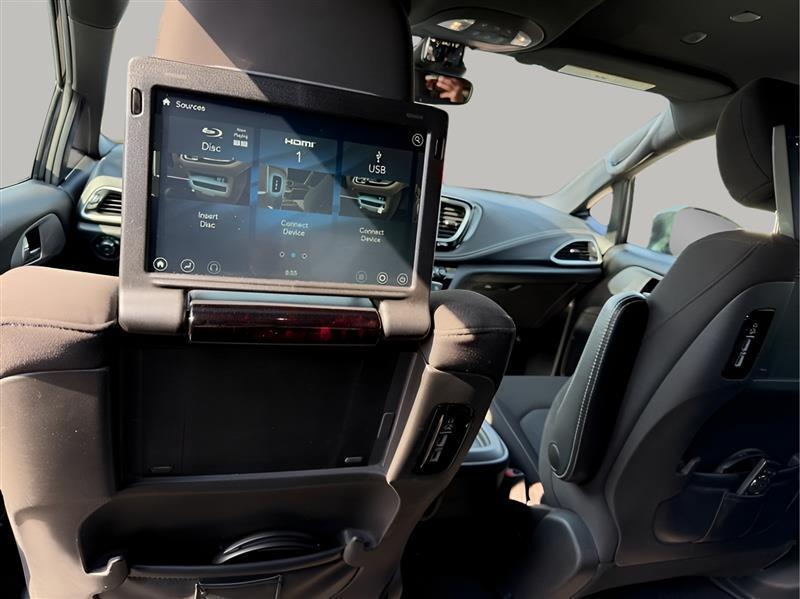 Chrysler Pacifica Hybrid Touring 2021