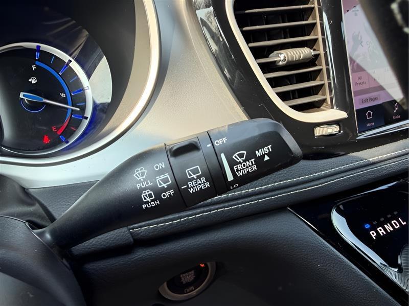 Chrysler Pacifica Hybrid Touring 2021