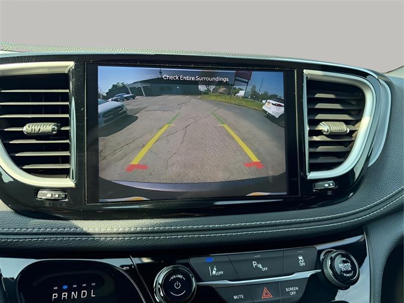 Chrysler Pacifica Hybrid Touring 2021